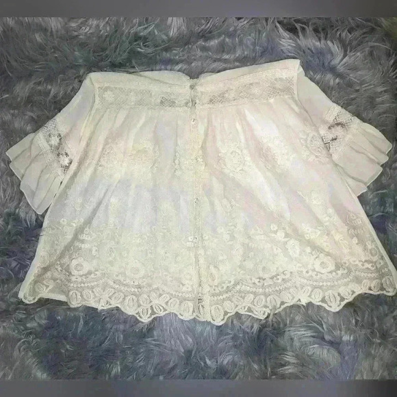 ORIGAMI by Vivian BOHO lite white lace ornate button down V-Neck w/bell sleeves - Picture 9 of 13